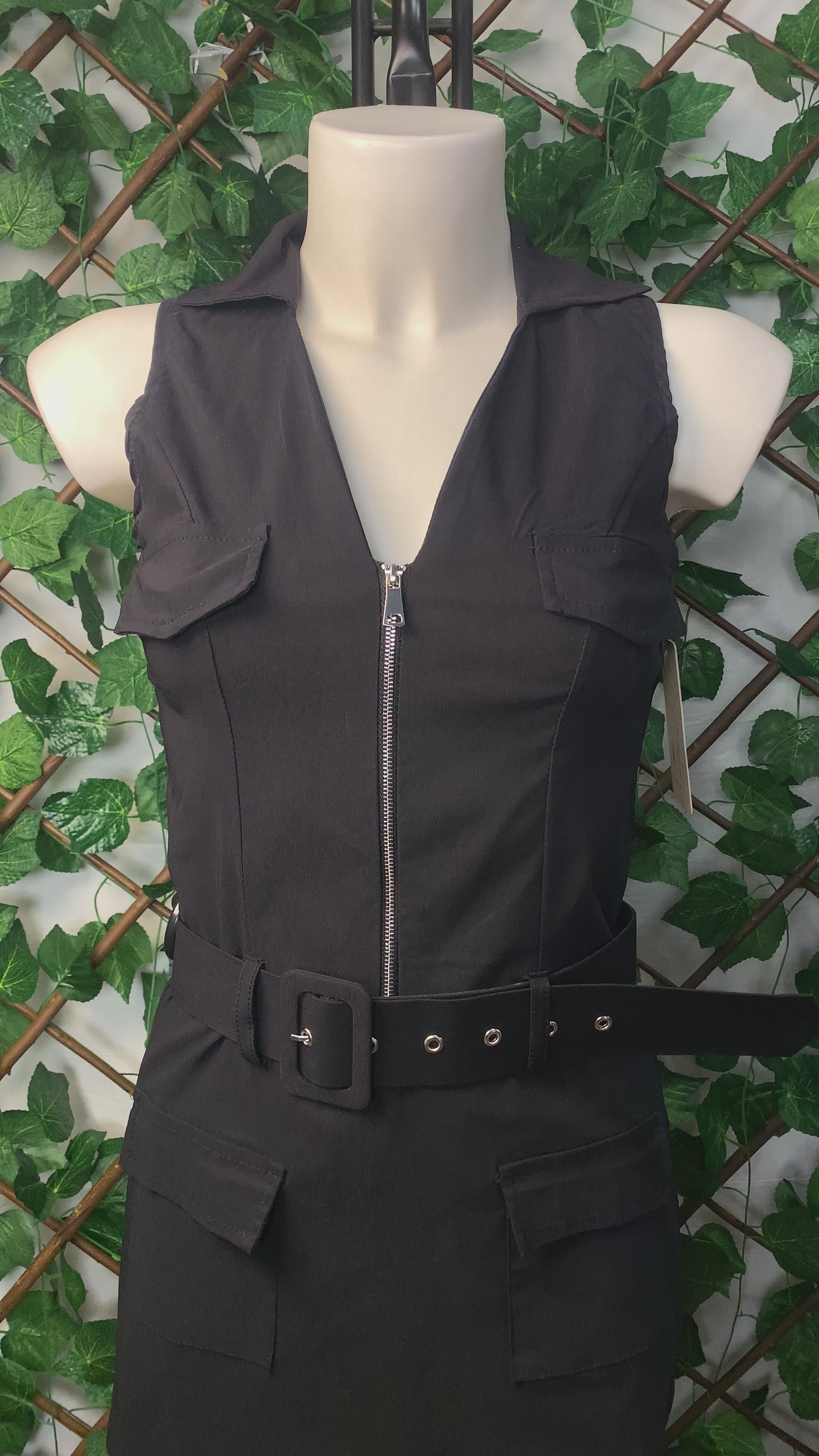 VESTITO MILITARE – STREET CHIC CON CINTURA UTILITY 🤍