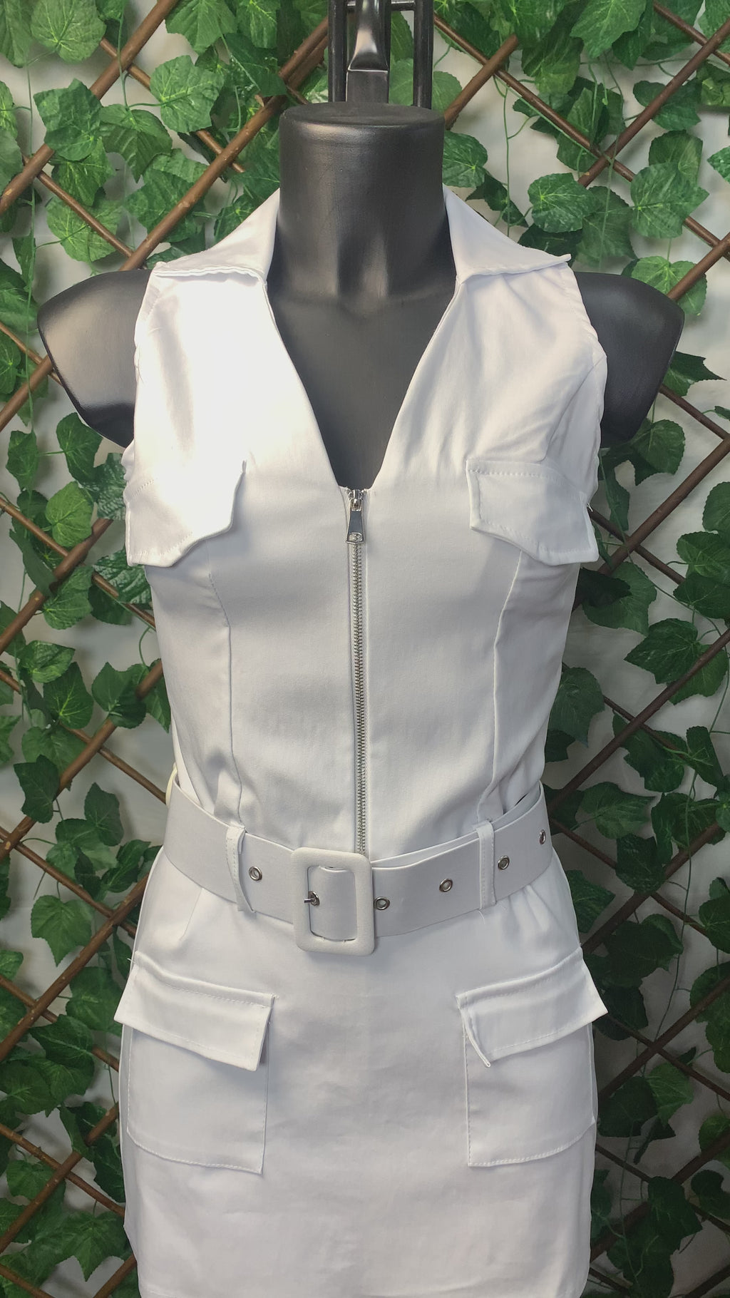 VESTITO MILITARE – STREET CHIC CON CINTURA UTILITY 🤍