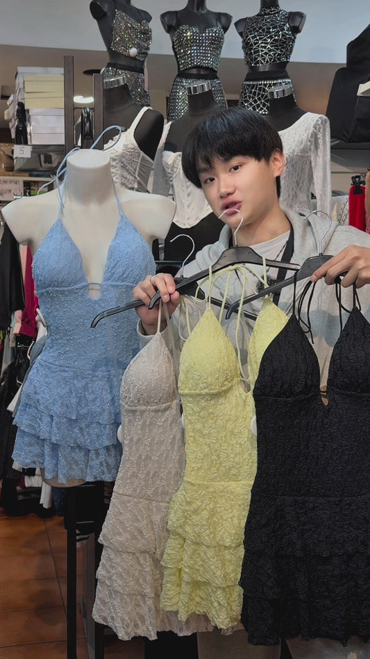 Mini Dress "Lace Fantasy" a Balze – Scollo a V e Schiena Intrecciata